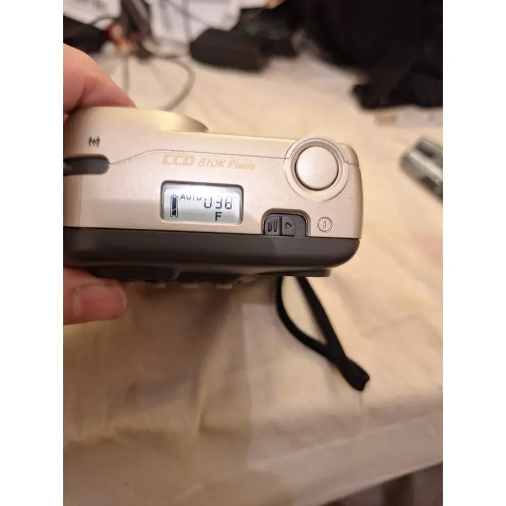 Vintage 1999 Polaroid PDC 700 810kMP Handheld Digital Camera W/ Macro Lens